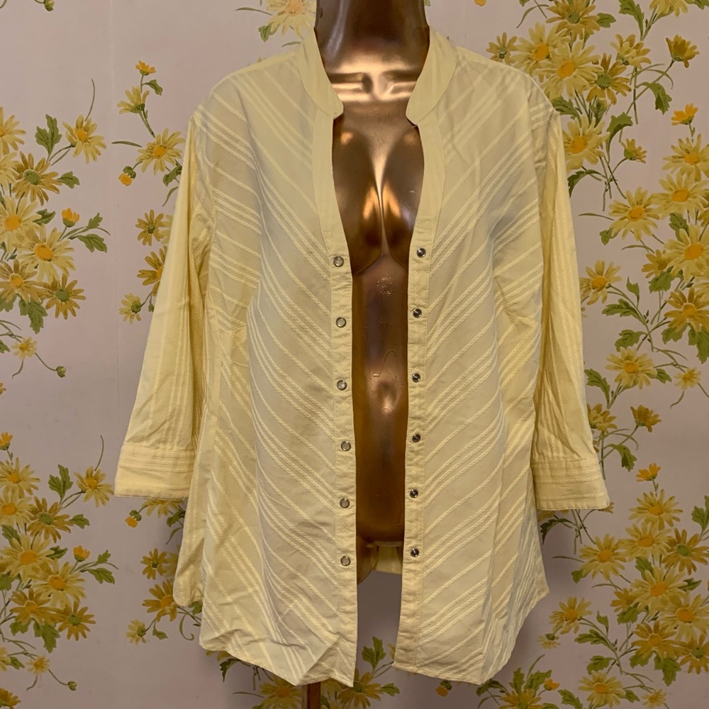 Faded glory 3/4 sleeve snap button front blouse in yellow size 18W/20W